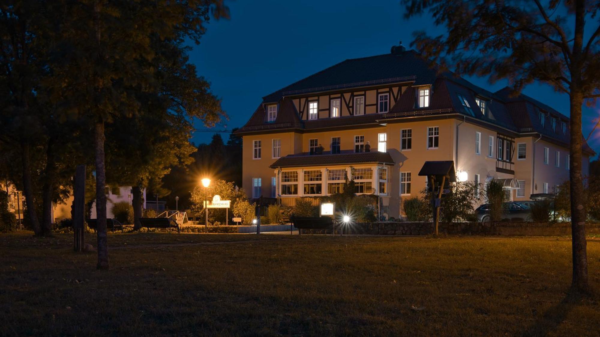 Haus Brandenburg Aparthotel Stechlin Exterior photo